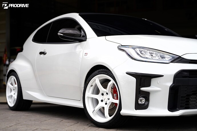 GR-Yaris-x-ADVAN-x-OHLINs-x-Remus-x-Eventuri-_25