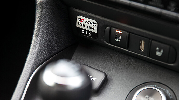 2021-Toyota-GR-Yaris-Rallye-Edition-18
