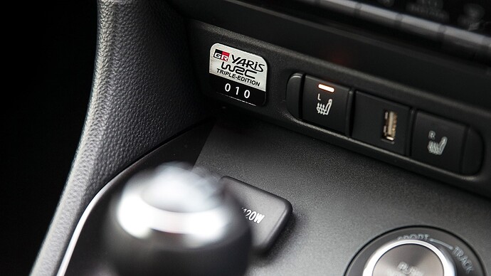 2021-Toyota-GR-Yaris-TRIPLE-Edition-18