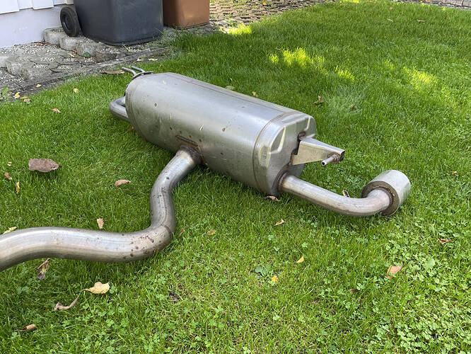 EE22569F-C106-49CE-82BF-E20A58C900B3_1_105_c